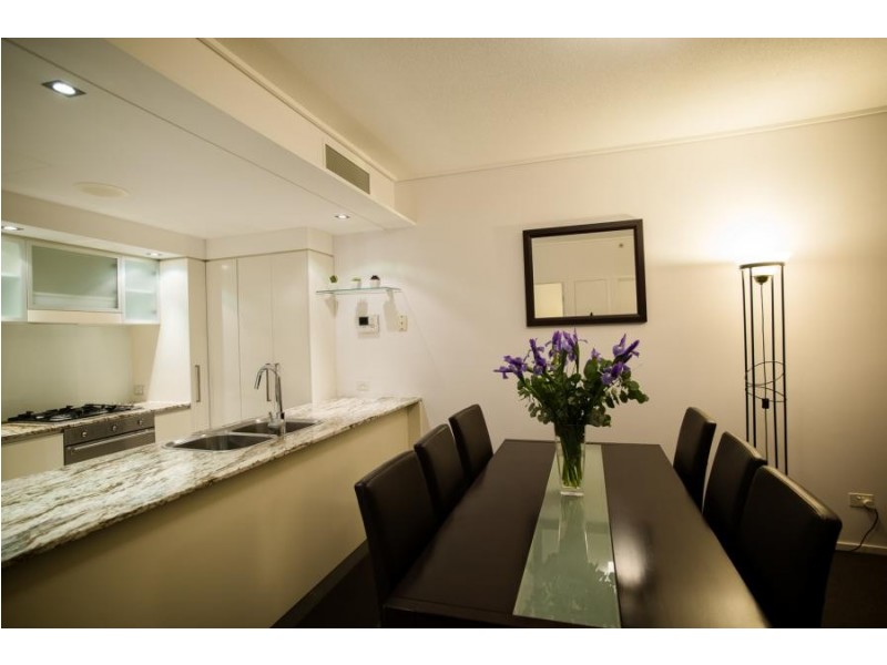 30 Macrossan St, Brisbane QLD 4000