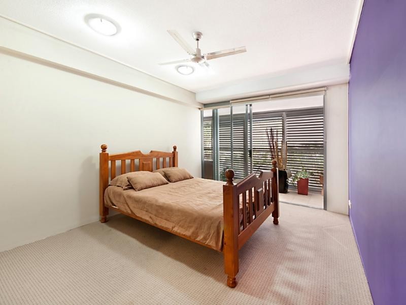 105 Scarborough St, Southport QLD 4215