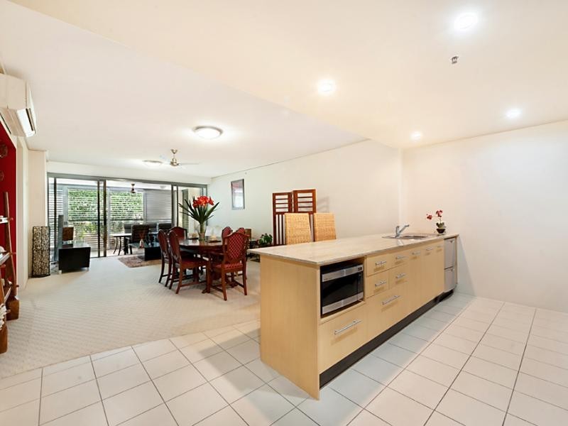 105 Scarborough St, Southport QLD 4215