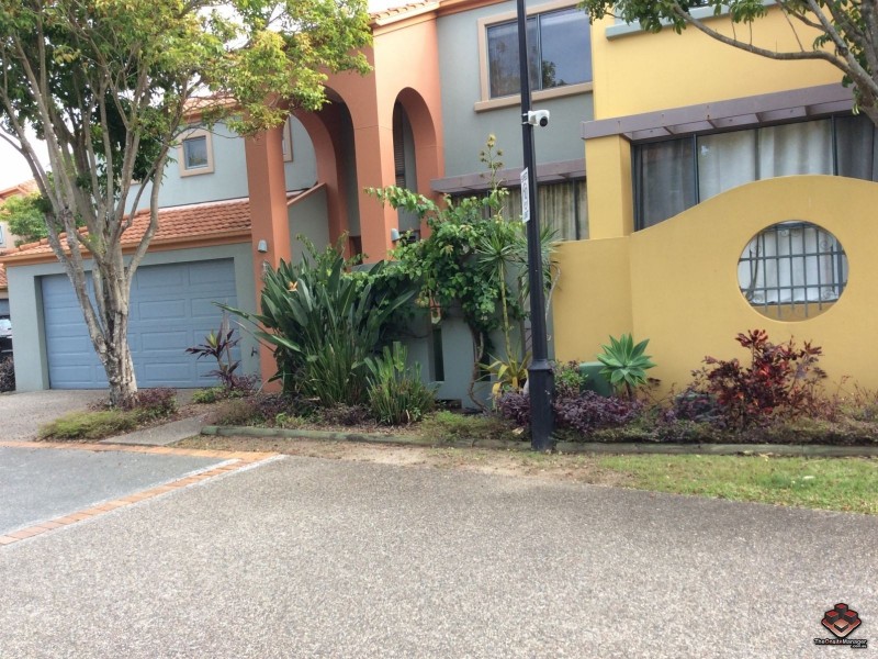 1 / 20 Fairway Drive, Clear Island Waters QLD 4226