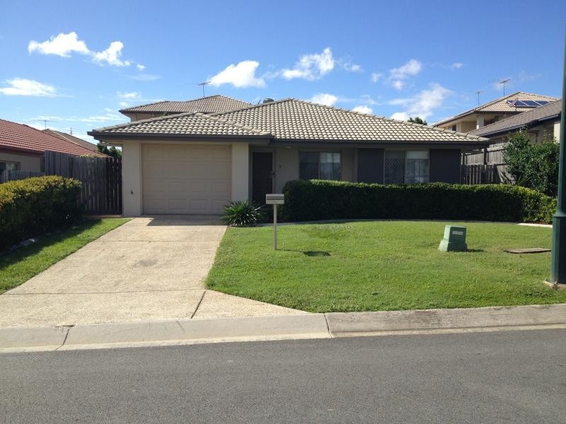 39 Johnston Street, Carina QLD 4152