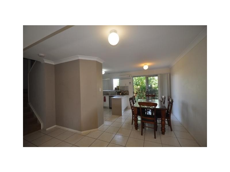 130 Jutland Street, Oxley QLD 4075