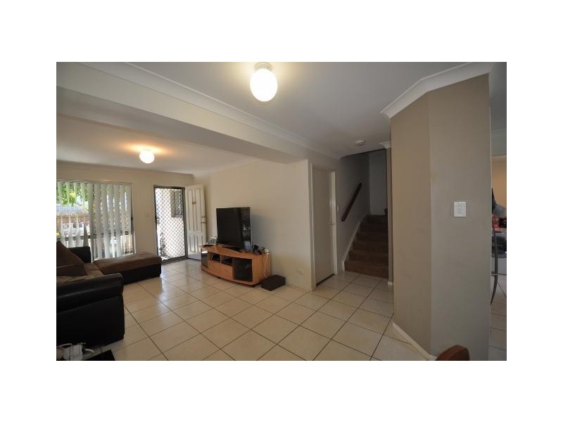 130 Jutland Street, Oxley QLD 4075