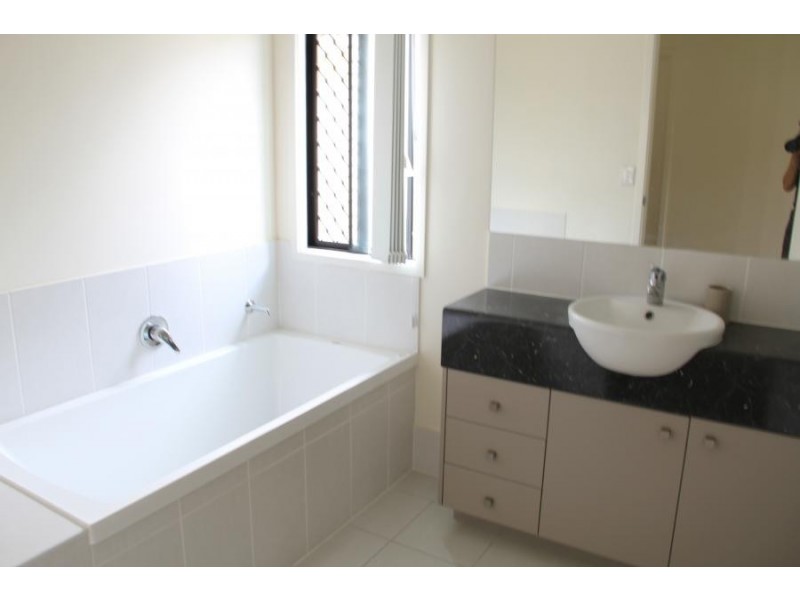 35 Clarence Street, Calamvale QLD 4116