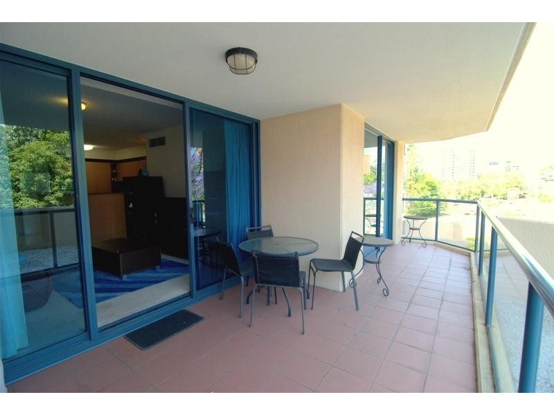 45 Deakin Street, Kangaroo Point QLD 4169