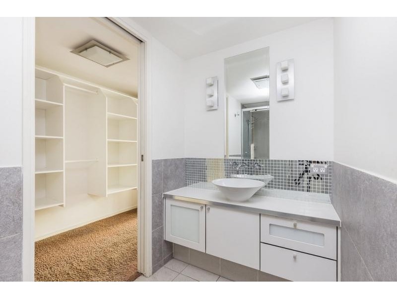 10/3108 The Boulevard, Carrara QLD 4211