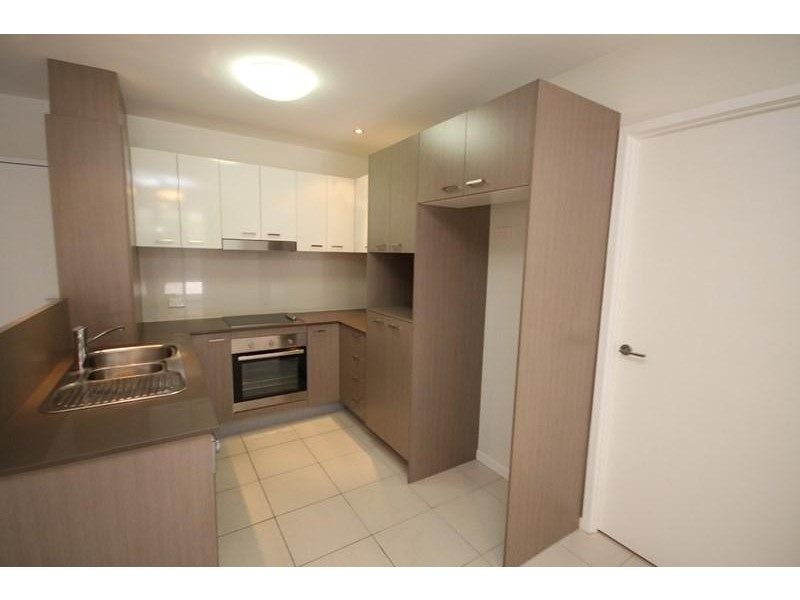 11 Riding Road, Hawthorne QLD 4171