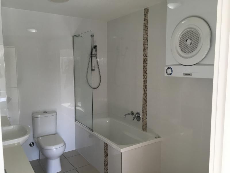 11 Riding Road, Hawthorne QLD 4171