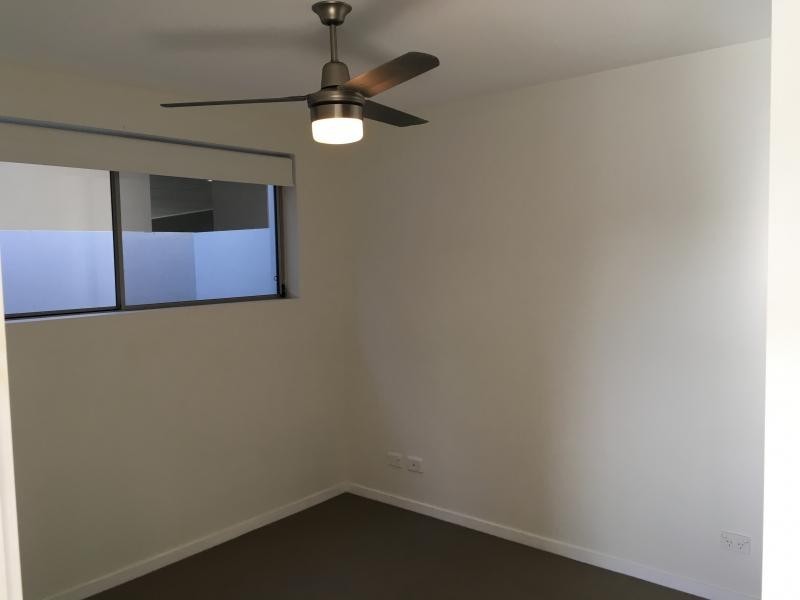 11 Riding Road, Hawthorne QLD 4171