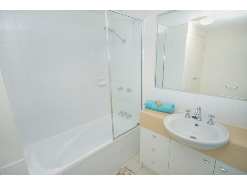 3/36 Holland Street, Toowong QLD 4066