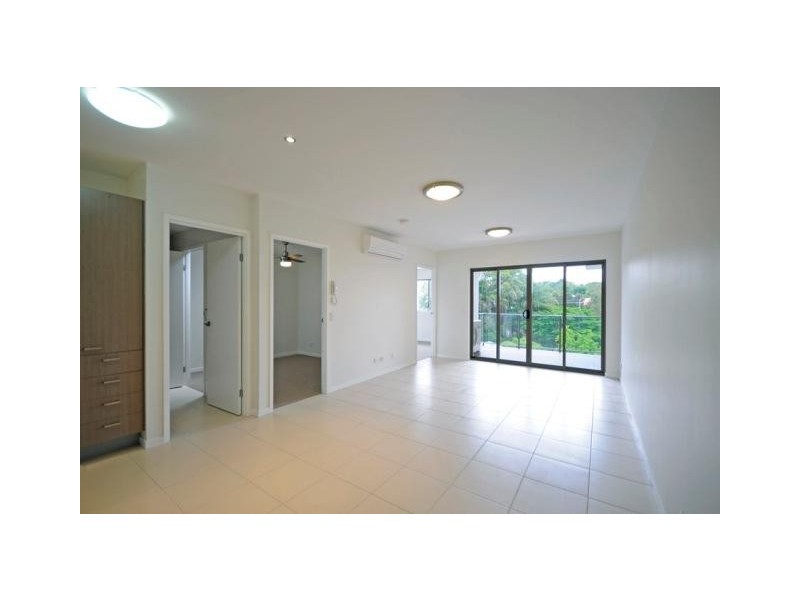 11 Riding Road, Hawthorne QLD 4171