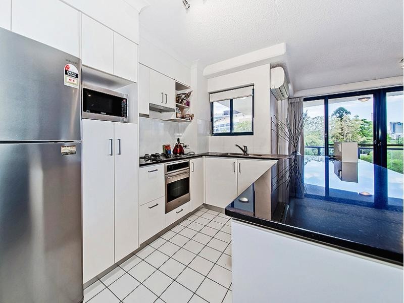 21 Patrick Lane, Toowong QLD 4066