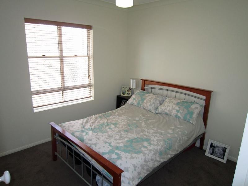 96 Norman Crescent, Norman Park QLD 4170