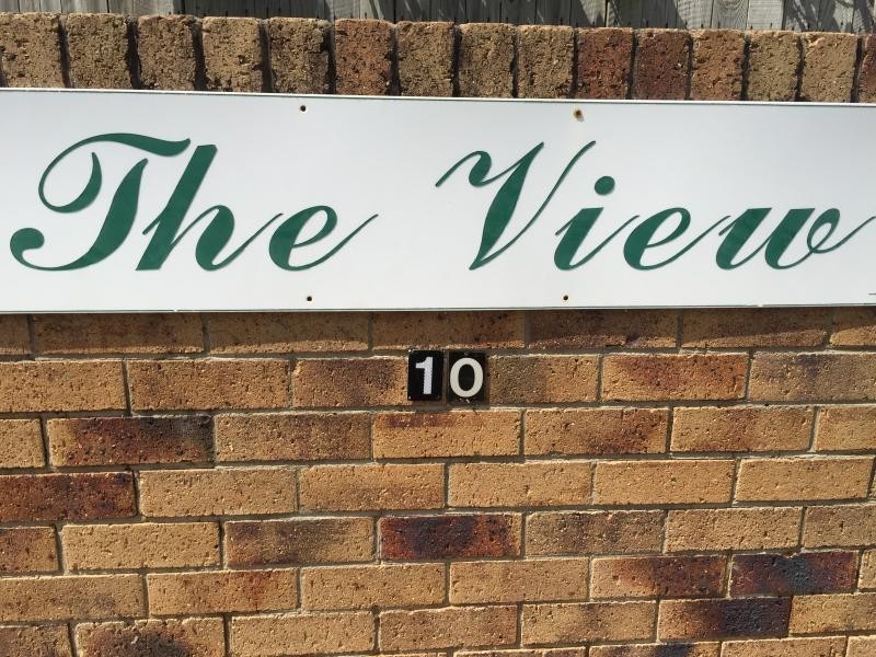 10 ADRIAN PLACE, Wishart QLD 4122