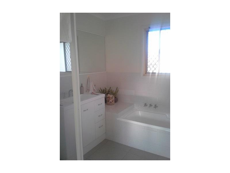 10 ADRIAN PLACE, Wishart QLD 4122