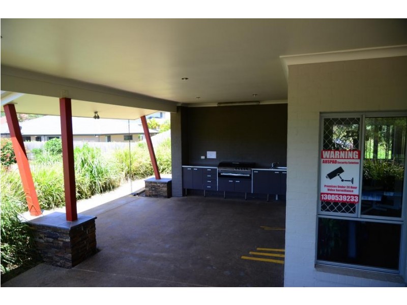 23 Shaw Pl, Redland Bay QLD 4165