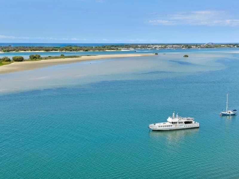 326 Marine Parade, Labrador QLD 4215