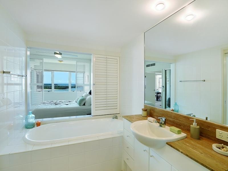 326 Marine Parade, Labrador QLD 4215