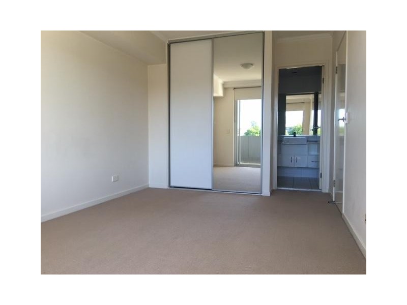 119 / 95 Clarence Road, Indooroopilly QLD 4068