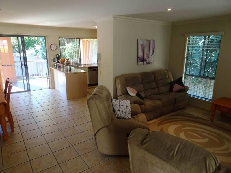 4/20 Fairway Drive, Clear Island Waters QLD 4226