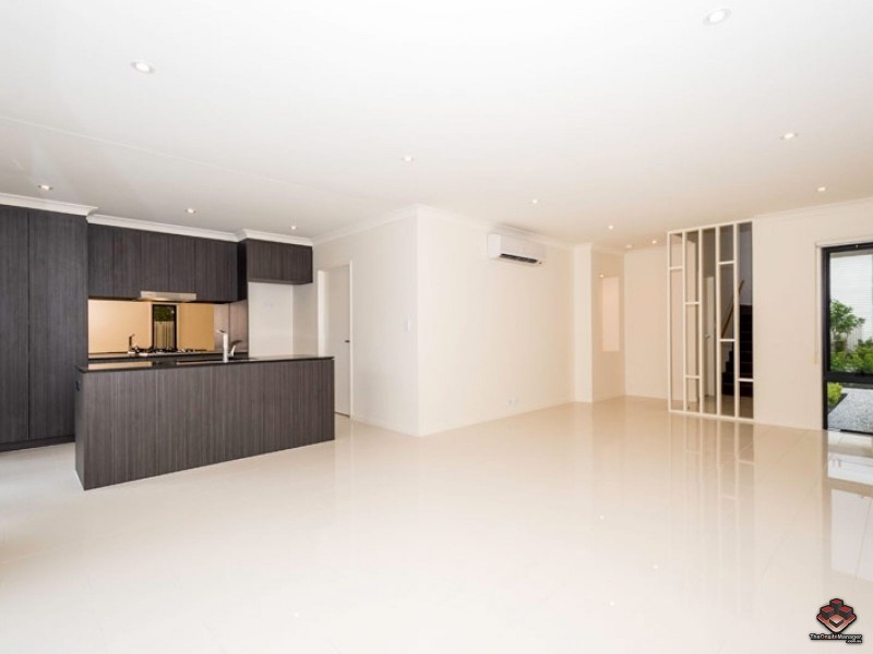 24/126 Marina quays, Hope Island QLD 4212