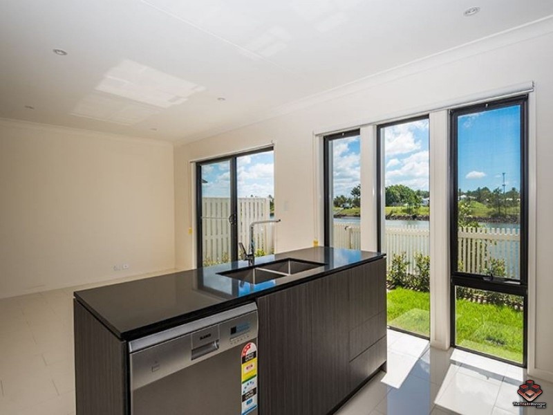 24/126 Marina quays, Hope Island QLD 4212