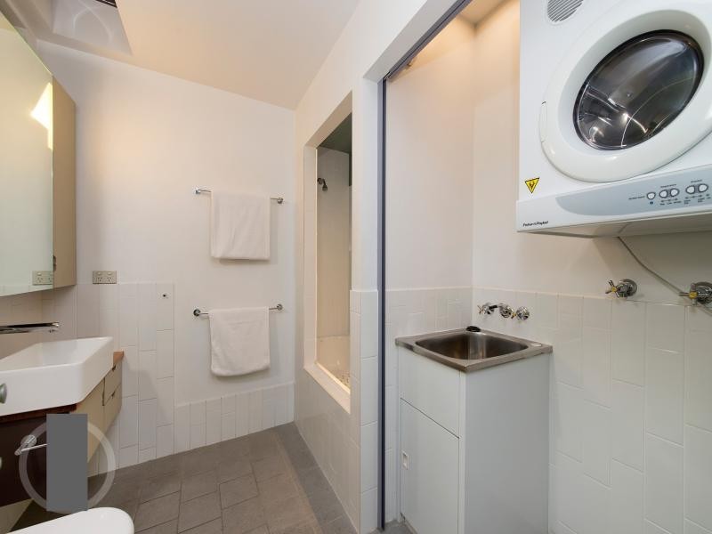 G021 / 8 Skyring Terrace, Teneriffe QLD 4005