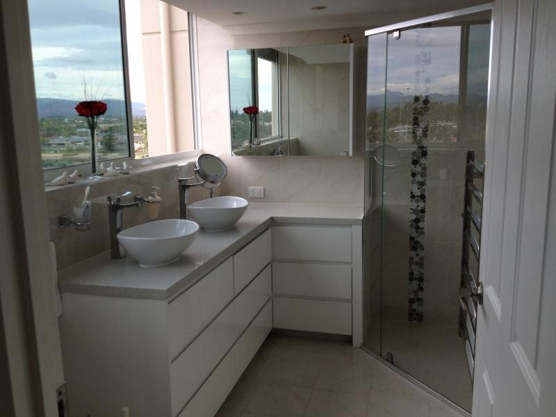 1 / 56 Hooker Blvd, Mermaid Waters QLD 4218