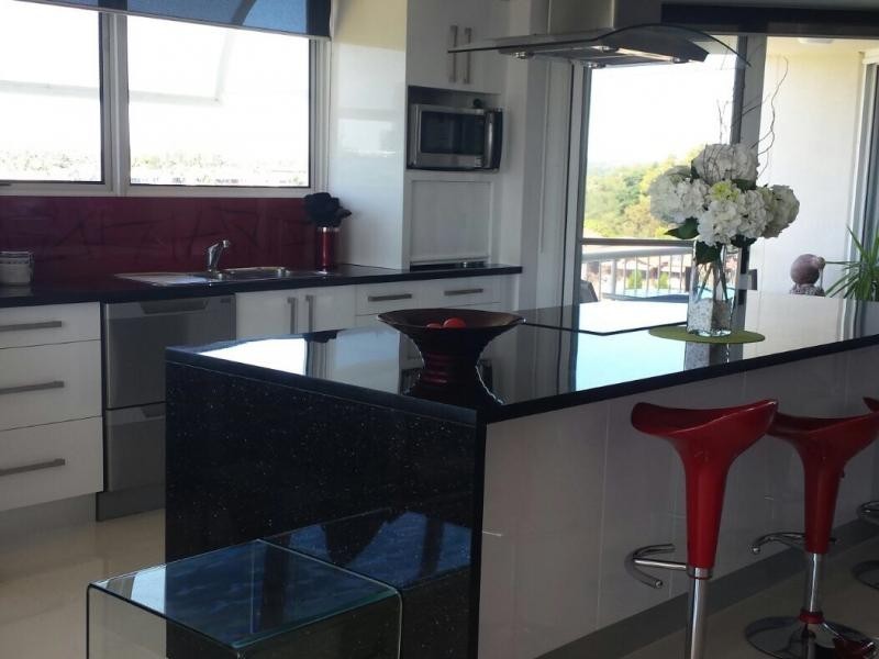 1 / 56 Hooker Blvd, Mermaid Waters QLD 4218