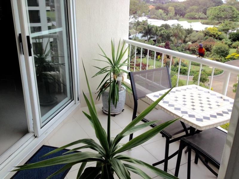 1 / 56 Hooker Blvd, Mermaid Waters QLD 4218