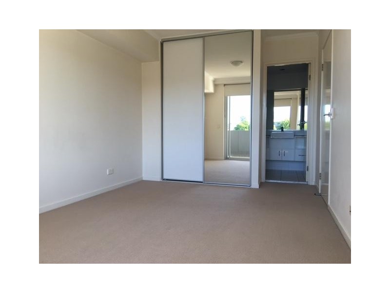 119 / 95 Clarence Road, Indooroopilly QLD 4068