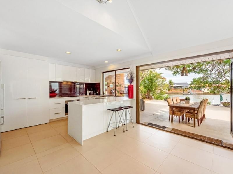 182 Morala Ave, Runaway Bay QLD 4216