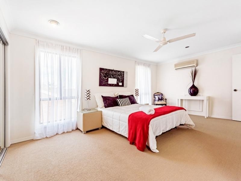 182 Morala Ave, Runaway Bay QLD 4216