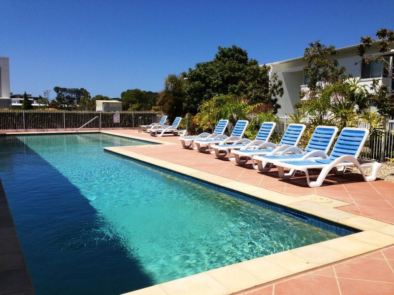 98 University Drive, Varsity Lakes QLD 4227