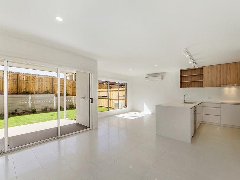 8 Russell Street, Everton Park QLD 4053