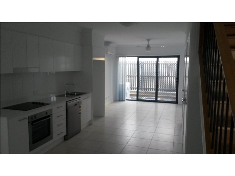 10 / 70 John Street, Redcliffe QLD 4020