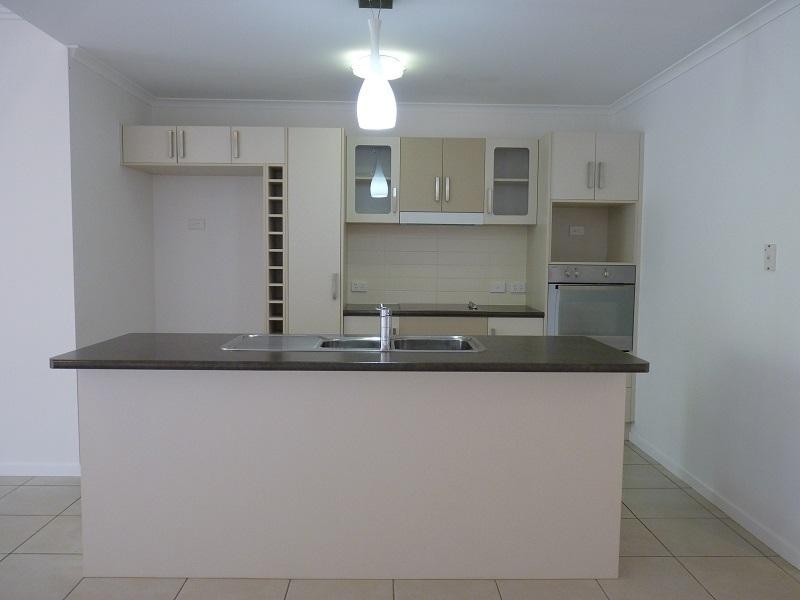 1 / 6-24 Henry Street, West End QLD 4810