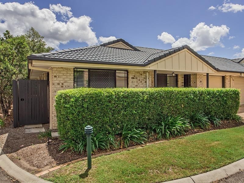 25 Hogan Place, Seventeen Mile Rocks QLD 4073