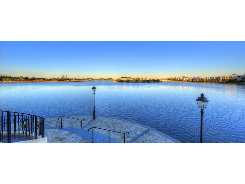 8 / 3030 The Boulevard, Carrara QLD 4211