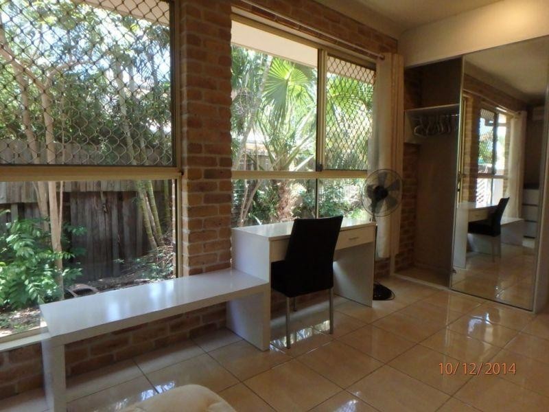 14 Cook Cl, Southport QLD 4215