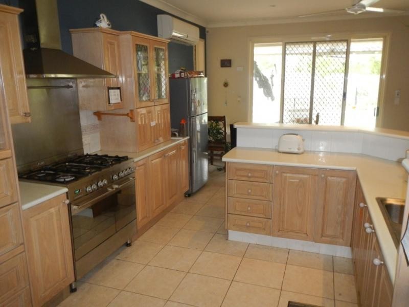 14 Cook Cl, Southport QLD 4215