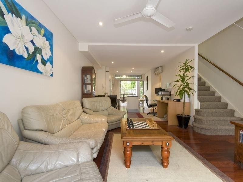 3/26 Holland Street, Toowong QLD 4066
