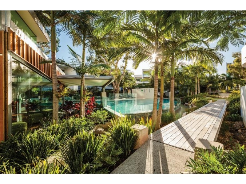 10D 28 Bayview Street, Runaway Bay QLD 4216