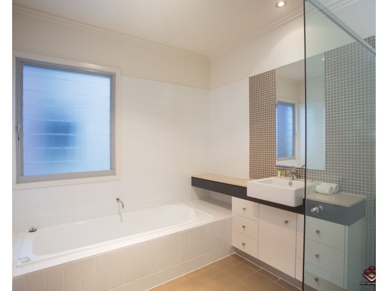 52/80 Moolyyir Steet, Urangan QLD 4655