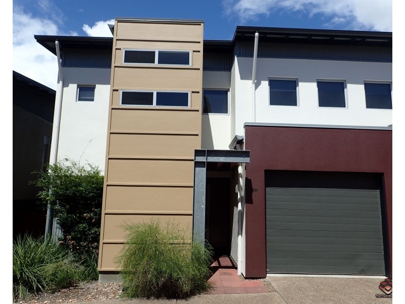 52/80 Moolyyir Steet, Urangan QLD 4655