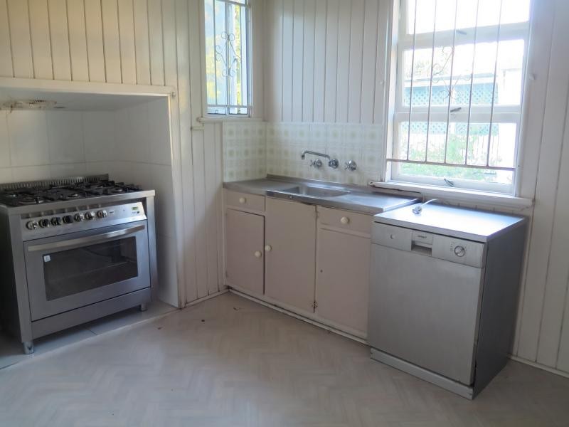 62 Lincoln Street, Greenslopes QLD 4120