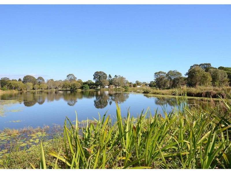 71 Elizabeth st, Urangan QLD 4655