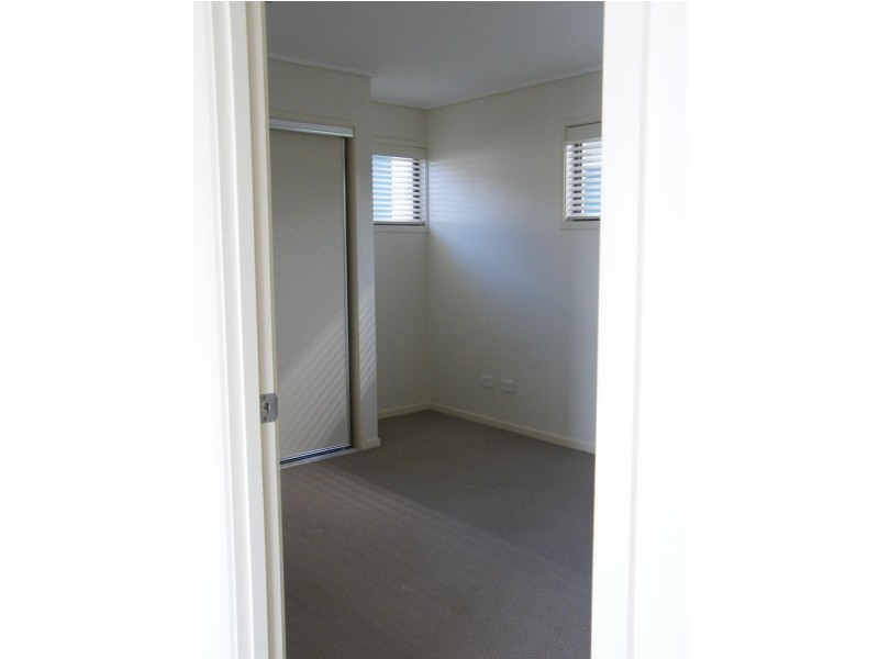 61 / 4 Grand Parade, Parrearra QLD 4575