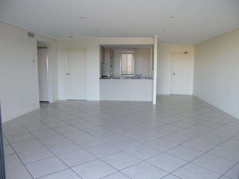 61 / 4 Grand Parade, Parrearra QLD 4575