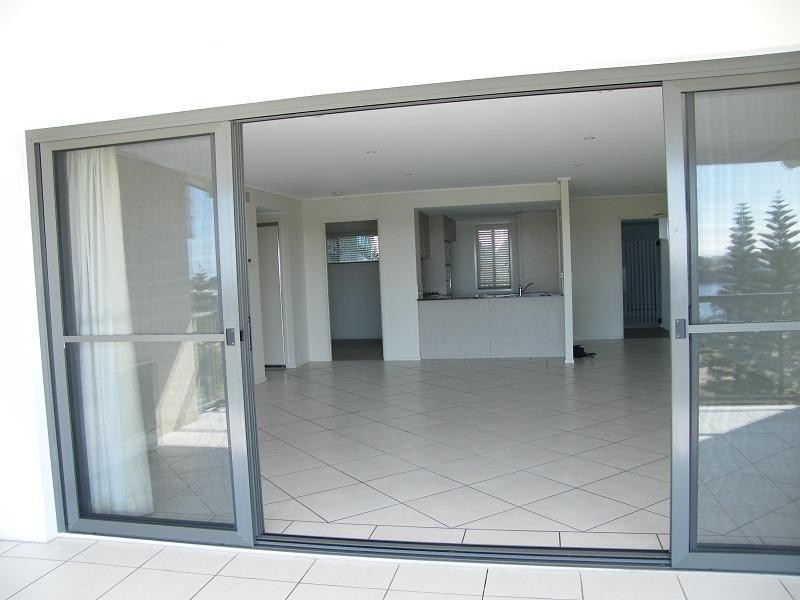 61 / 4 Grand Parade, Parrearra QLD 4575